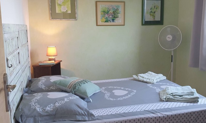 Valle-de-Campoloro Bed & Breakfast | Quadruple room (2 bedrooms) in a village house "A Caserella"