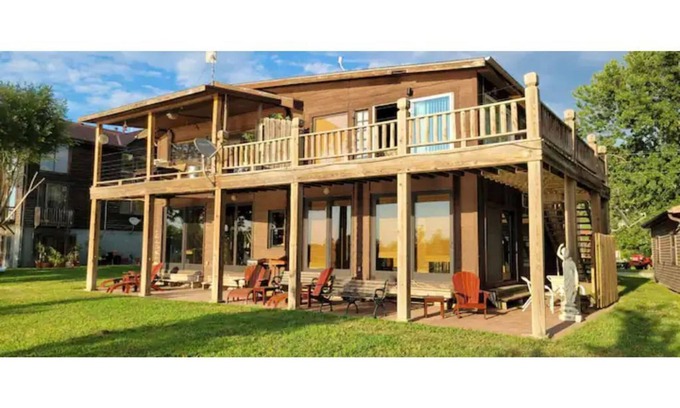 St. Joseph Cabin | Quaint and peaceful waterfront cabin UNIT #2