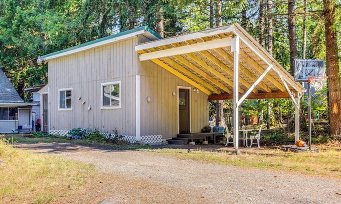 Paradise Estates Apartment | Quaint Ashford Studio Stay: 5 Mi to Mt Rainier!
