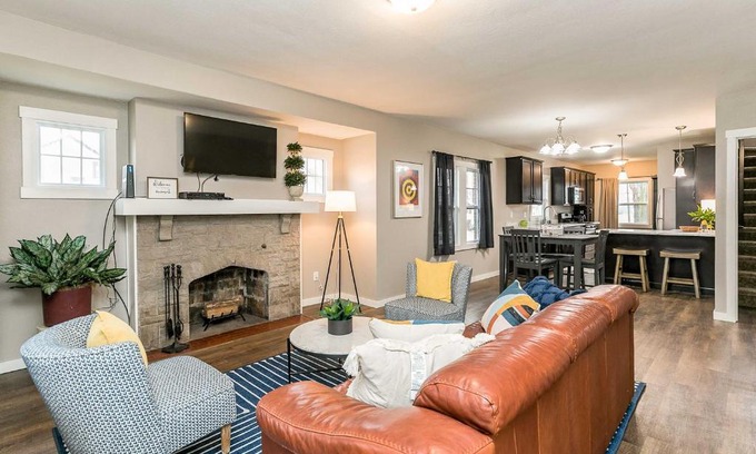 Southwest Area House | Quaint Cedar Rapids Home - 1 5 Mi to Downtown