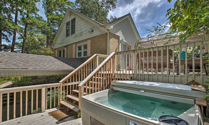 Hot Springs Cottage | Quaint & Cozy Cottage in Heart of Hot Springs