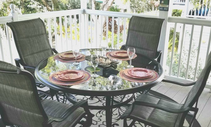 Truman Annex Condo | Quaint Island Escape Condo w/Spacious Balcony Deck in Beautiful Truman Annex