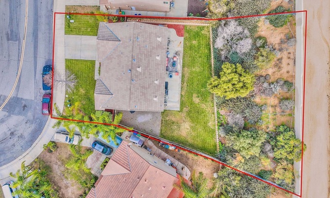 Moreno Valley House | Quaint mountain view getaway.