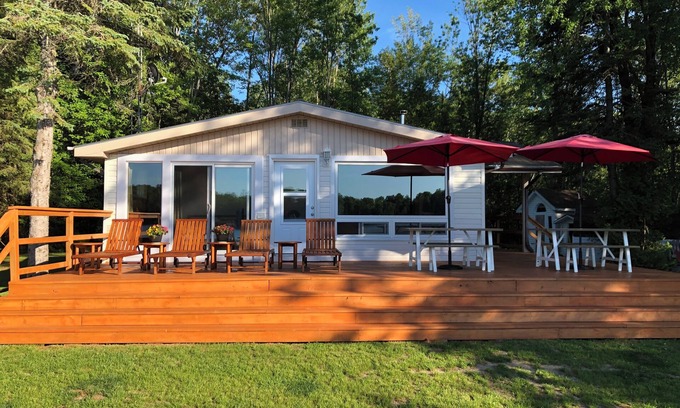 Trent Lakes Cottage | Quaint, Quiet Cottage with Cozy Bunkhouses