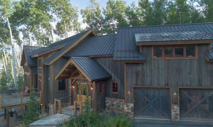 Telluride House | Quakey Lane-Ski Ranches-Curate Telluride, VIEWS, Hot Tub, Fireplace, Privacy