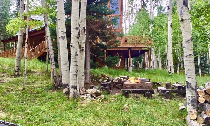 Mammoth Creek Cabin | Quakie Lake Retreat, Mountain cabin 4 bd 3 bth Heart of Dixie National Forest