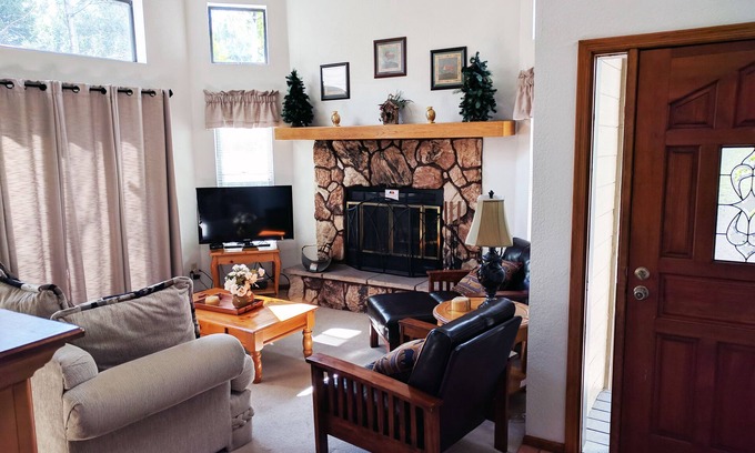 Pinetop Villa | Quality Hill Resort Villa, Unit 30, resort community among the tall pines