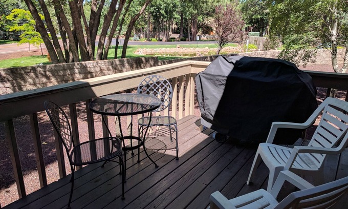 Pinetop Villa | Quality Hill Resort Villa, Spacious 3 Bedroom Town Home Sleeps 8