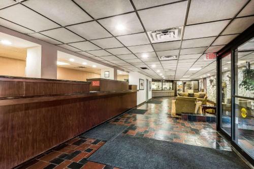 Port Crane Hotel | Quality Inn & Suites Binghamton Vestal