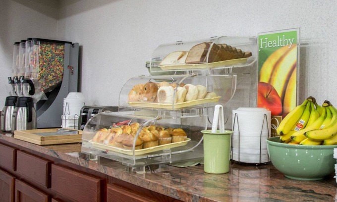 Loves Park Hotel | Quality Inn & Suites Loves Park near Rockford