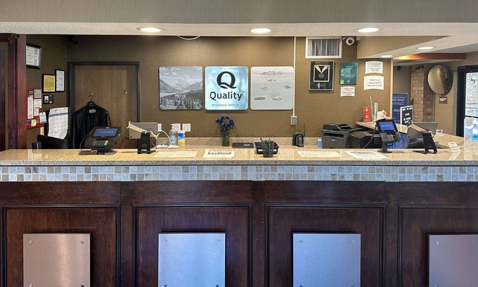 Sun Prairie Hotel | Quality Inn & Suites Sun Prairie Madison East
