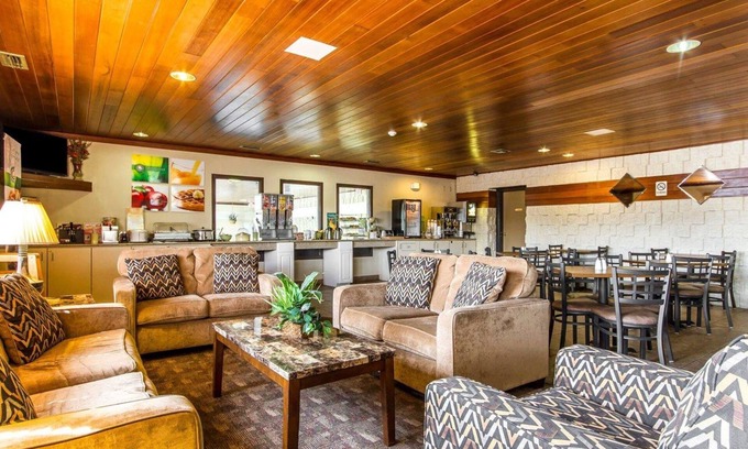 La Crosse Hotel | Quality Inn