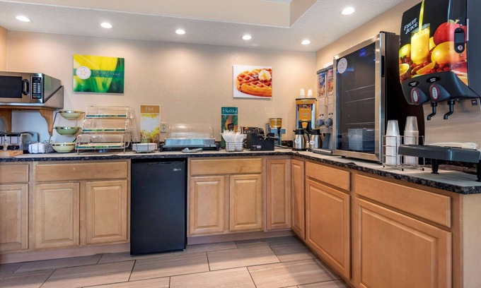 South Sanford Hotel | Quality Inn