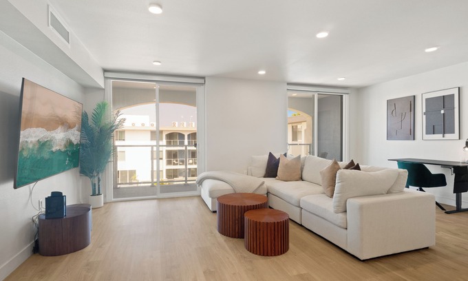Marina del Rey Apartment | Quartz Nook - Elegant 1BR Zen garden View Marina Side