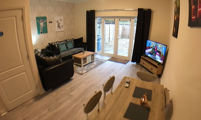 Frampton House | Quayside Properties 4 hotel type rooms