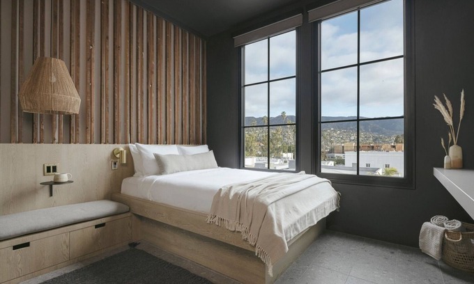 Santa Barbara Hotel | Queen-Sized Room, Lounge Area with Ideal Mountain Views!