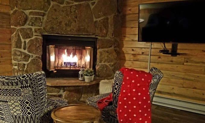 Grand Elk Ranch Condo | Queen Studio~Resort Amenities~19 Miles to West RMNP