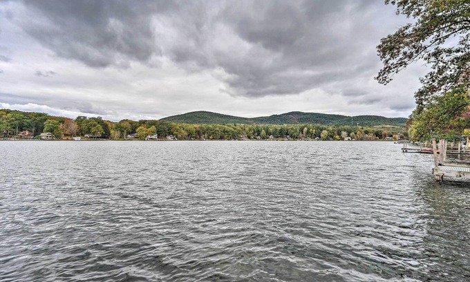 Queensbury Cabin | Queensbury Lake House w/Private Dock Access!