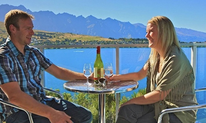 Queenstown Apartment | Queenstown Escape | Heated Pool & Stunning Lake Views | 1 Bedroom