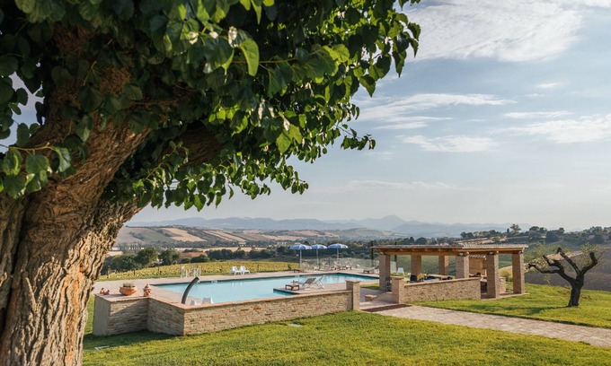 Santa Maria Nuova Villa | QUERCIA apartment, 210 sqm with shared swimming pool