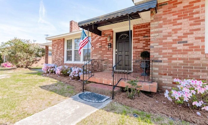 Columbia House | Quick Drive to Ft Jackson - The Indie Rancher