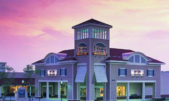 Foxboro House | Quick Escape! 3 Convenient Units with FREE Parking, Close to Xtreme Craze!