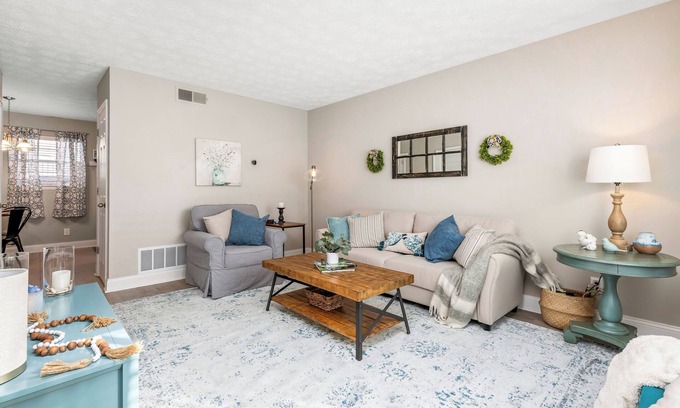 Gainesville Condo | Quiet 2/1.5 condo 5 min from NE Georgia Med Center & Gainesville Square 16+ day