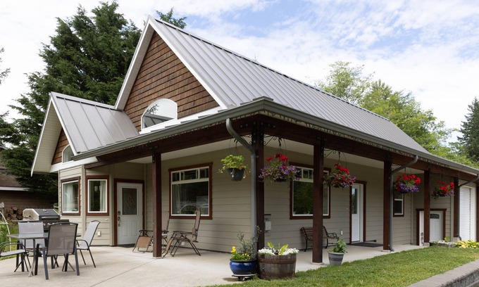 Black Creek House | Quiet 2 Bedroom Homestead in Miracle Beach