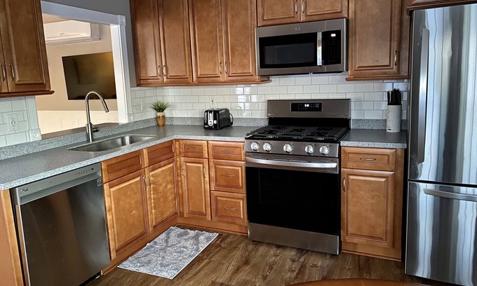 Laurens House | Quiet 3/2 on hobby horse farm.