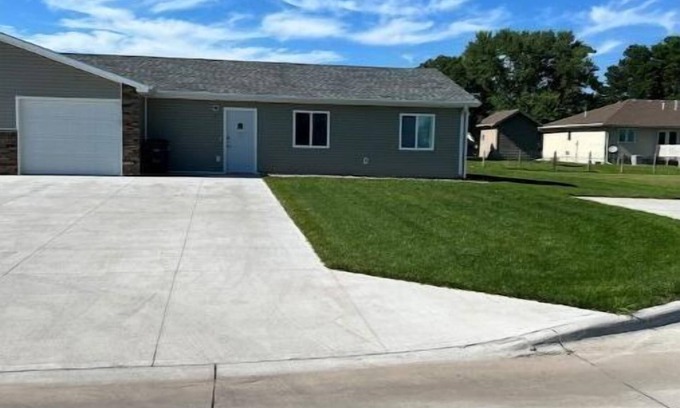 Grand Island Condo | Quiet 3-bedroom Condo on the end of the block.