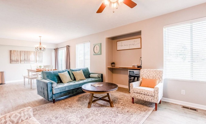 Otterbien Home House | Quiet 3B Townhouse by Liberty Hospital, West Chester