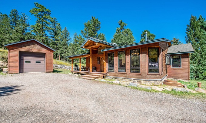 Little Valley Cabin | Quiet 4 Acres, Gym,Theater, Grill, & WILDLIFE! Sleeps 6 IN LUXURY!nLic NCD0335
