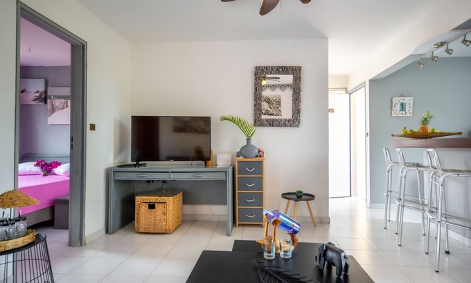 Sainte-Anne Apartment | Quiet, airy T2 apartment