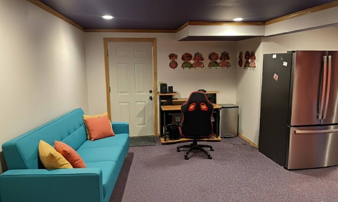 Cheshire Apartment | Quiet and cozy studio apartment on premier Cheshire street close to New Haven