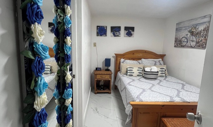West Park Apartment | Quiet and private apartment in Hollywood!