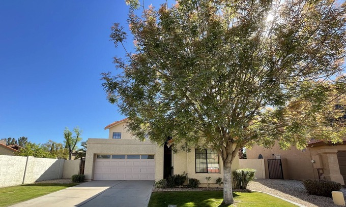 The Islands House | Quiet and safe home in Gilbert