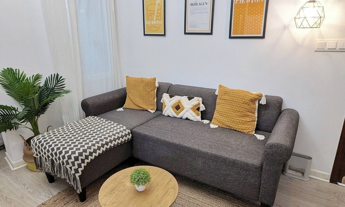 Bilbao City Centre House | Quiet apartment Casco Viejo