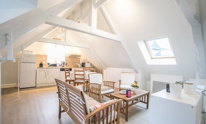 Bayeux Apartment | Quiet apartment in Bayeux 9km from beach