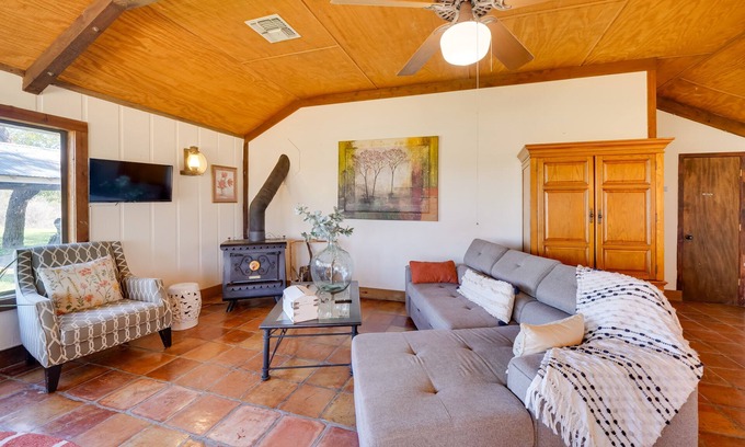Bandera House | Quiet Bandera Country Home w/Medina River Access!