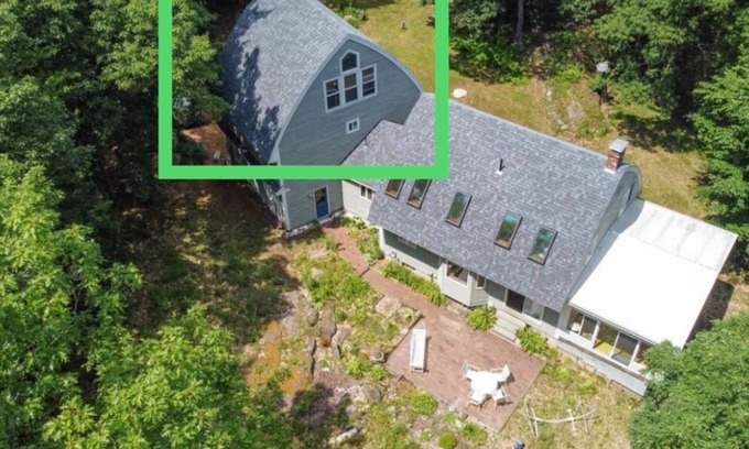 Mac Mahan House | Quiet Brand new Duplex in law suite