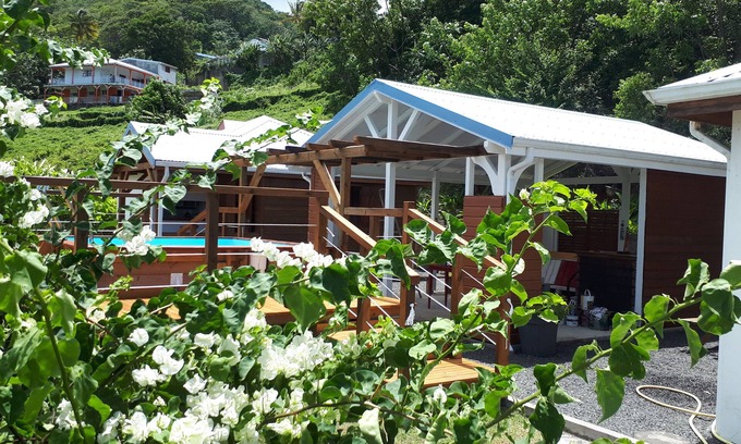 Desbonnes House | Quiet bungalows near Deshaies - Elo