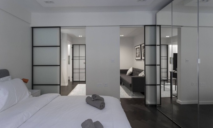 Temple Apartment | Quiet cosy stylish central, off Fleet Street