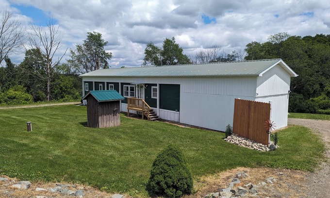 Cameron House | Quiet Country Getaway near New York State Wine Country