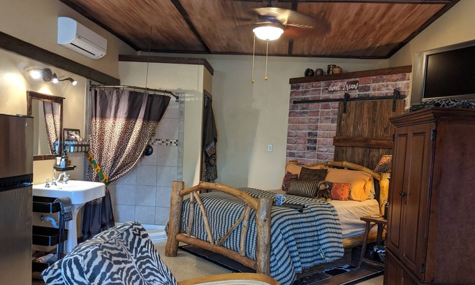 Foothills Apartment | Quiet & Cozy Private Studio