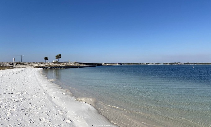 Navarre Cottage | Quiet, dog-friendly, cottage retreat - just 4 minutes from the beach!