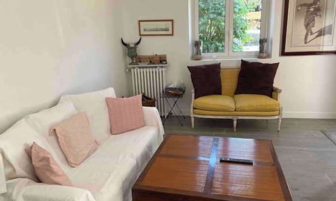 Le Mourillon Apartment | Quiet garden level 5 minutes from the beaches