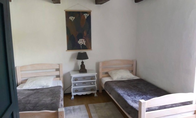 Sauveterre Cottage | Quiet gite with breathtaking views