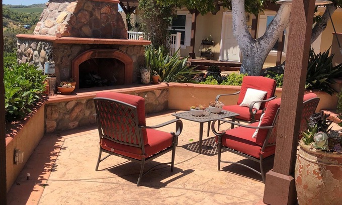 Bonsall House | Quiet Guest Home With Beautiful Views +Heated Pool and jacuzzi!