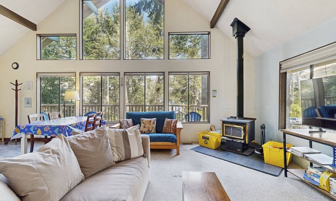 Downtown Cannon Beach House | Quiet Home in the Woods with Private Deck - Walk to Beach and Haystack Rock