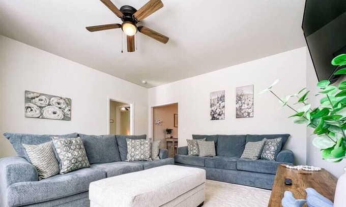 Wilmington House | Quiet Home w/ King Bed Near Golf Course + Beaches